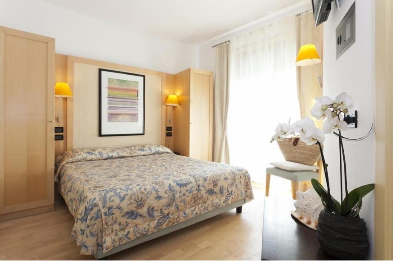 Double or Twin Room,1145364640:JPEG